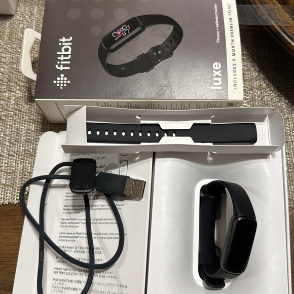 Fitbit Luxe Fitness + Wellness Tracker Stainless Steel - Picture 2 of 3